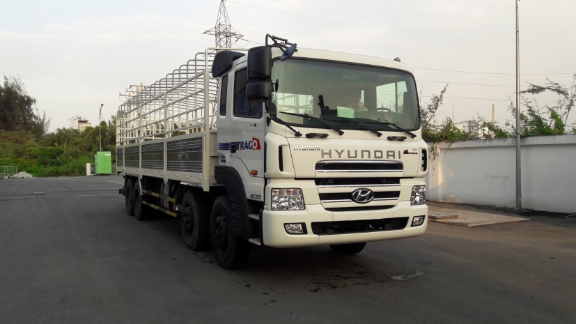 HYUNDAI HD320 THÙNG DÀI 9M7