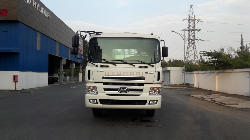 HYUNDAI HD320 THÙNG DÀI 9M7