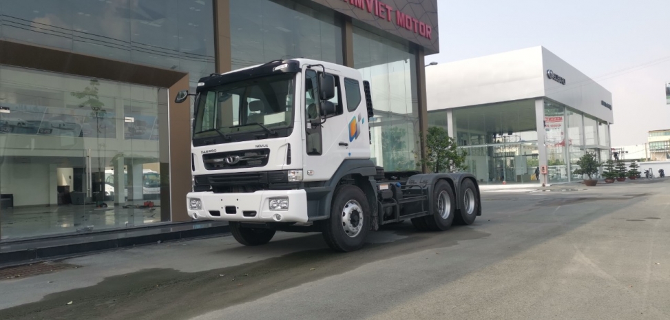 ĐẦU KÉO DAEWOO ĐỘNG CƠ  440PS